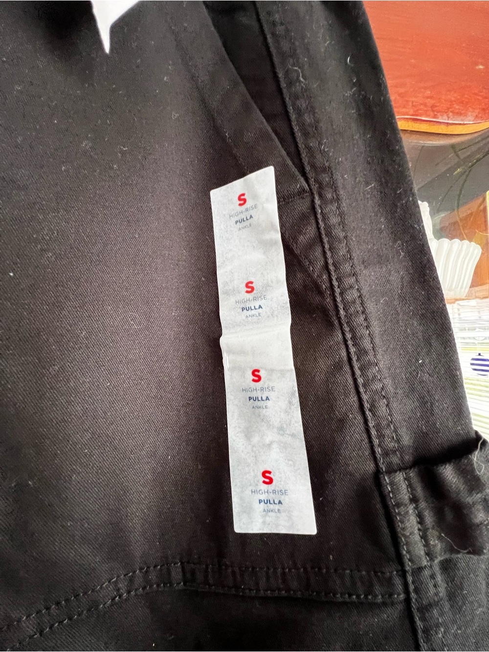Old Navy Women’s Black Utility Cargo Pants - Picture 3 of 3